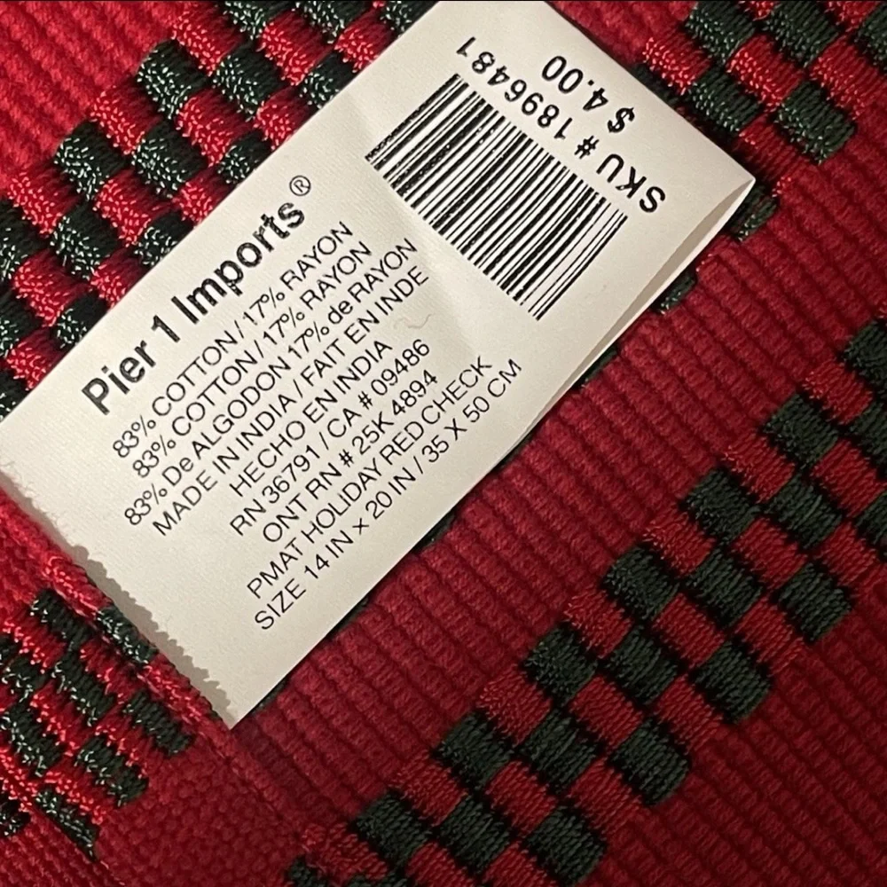 4 Pier 1 Red Pleated Christmas Placemats Set Holiday Table Decor Red Green - Picture 4 of 4